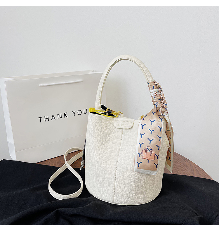Bucket Bag Handbag Basket Weaving Women's Simple Shoulder Bag - Image 4