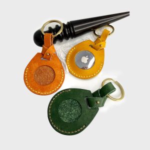 Handmade Pueblo Vegetable-Tanned Leather Keychain AirTag Case